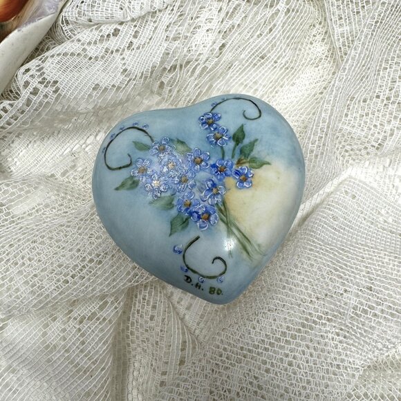 Hand-Painted Heart-Shaped Trinket Box With Blue Flowers & Gold Accents - Picture 6 of 8